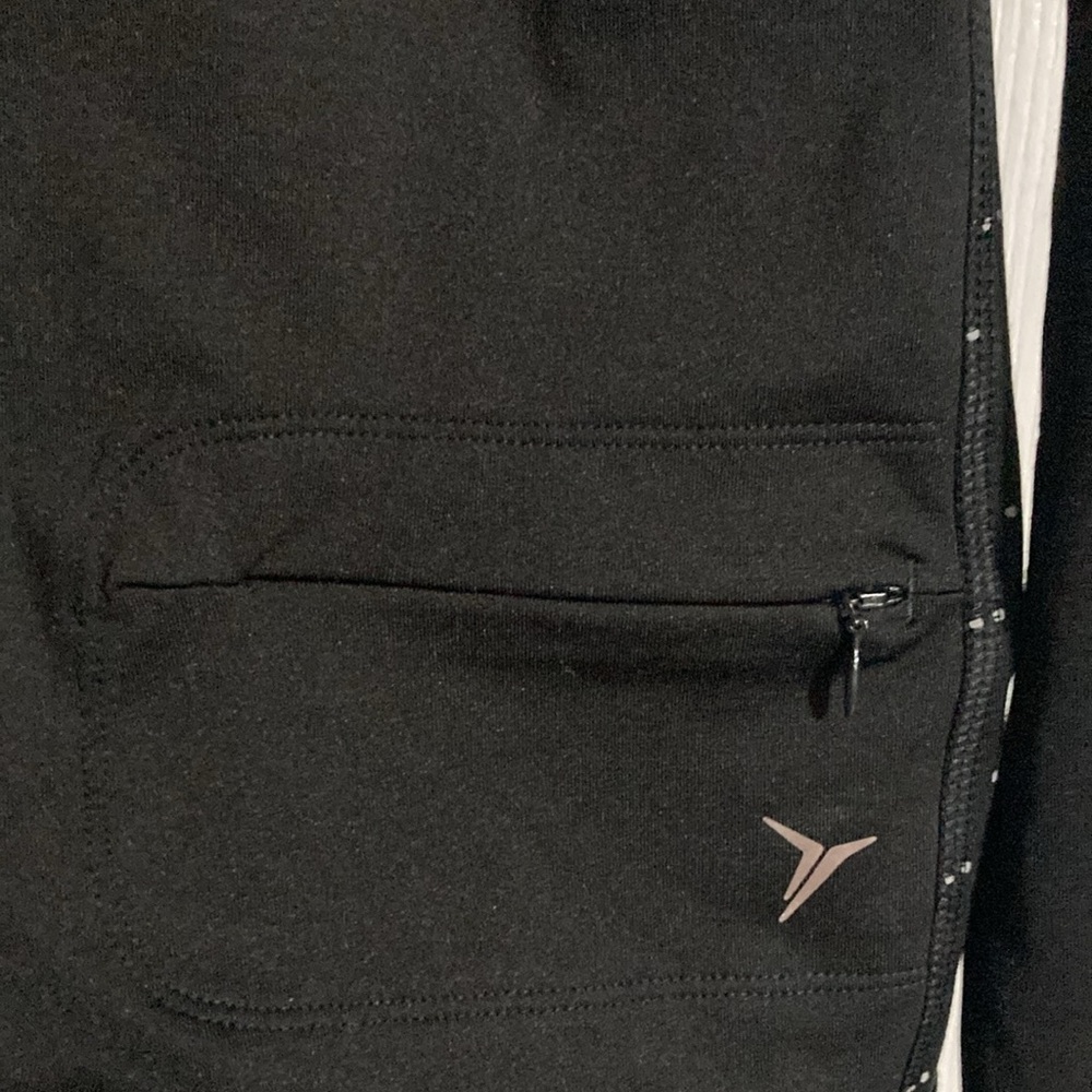 Old Navy Active Go-Dry Semi Fitted Hoodie - Picture 6 of 7